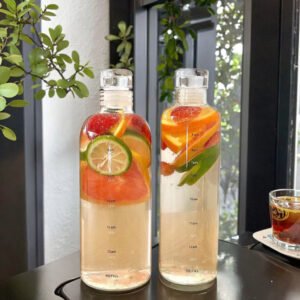 زجاجة مياه بتصميم أنيق و عصري